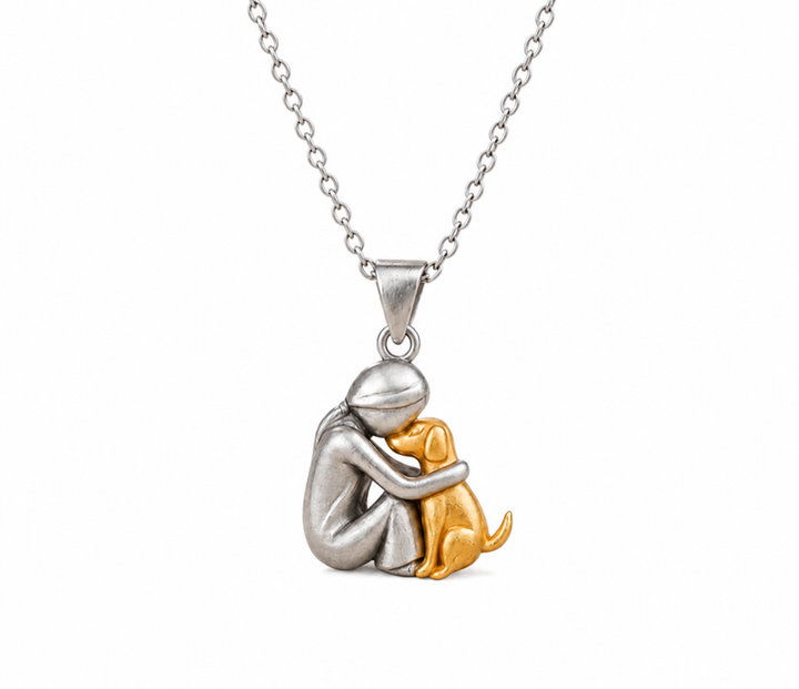 Collar con Colgante de Abrazo
