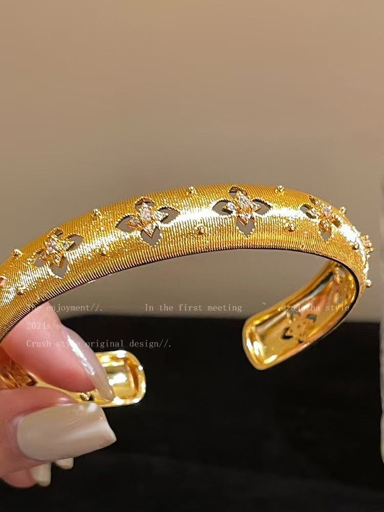 Rhinestone Bracelet Design Sense Simple Graceful White All-matching Vintage Bracelet