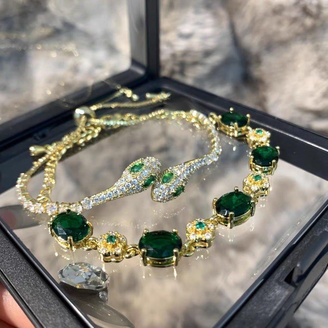 Rhinestone Bracelet Design Sense Simple Graceful White All-matching Vintage Bracelet