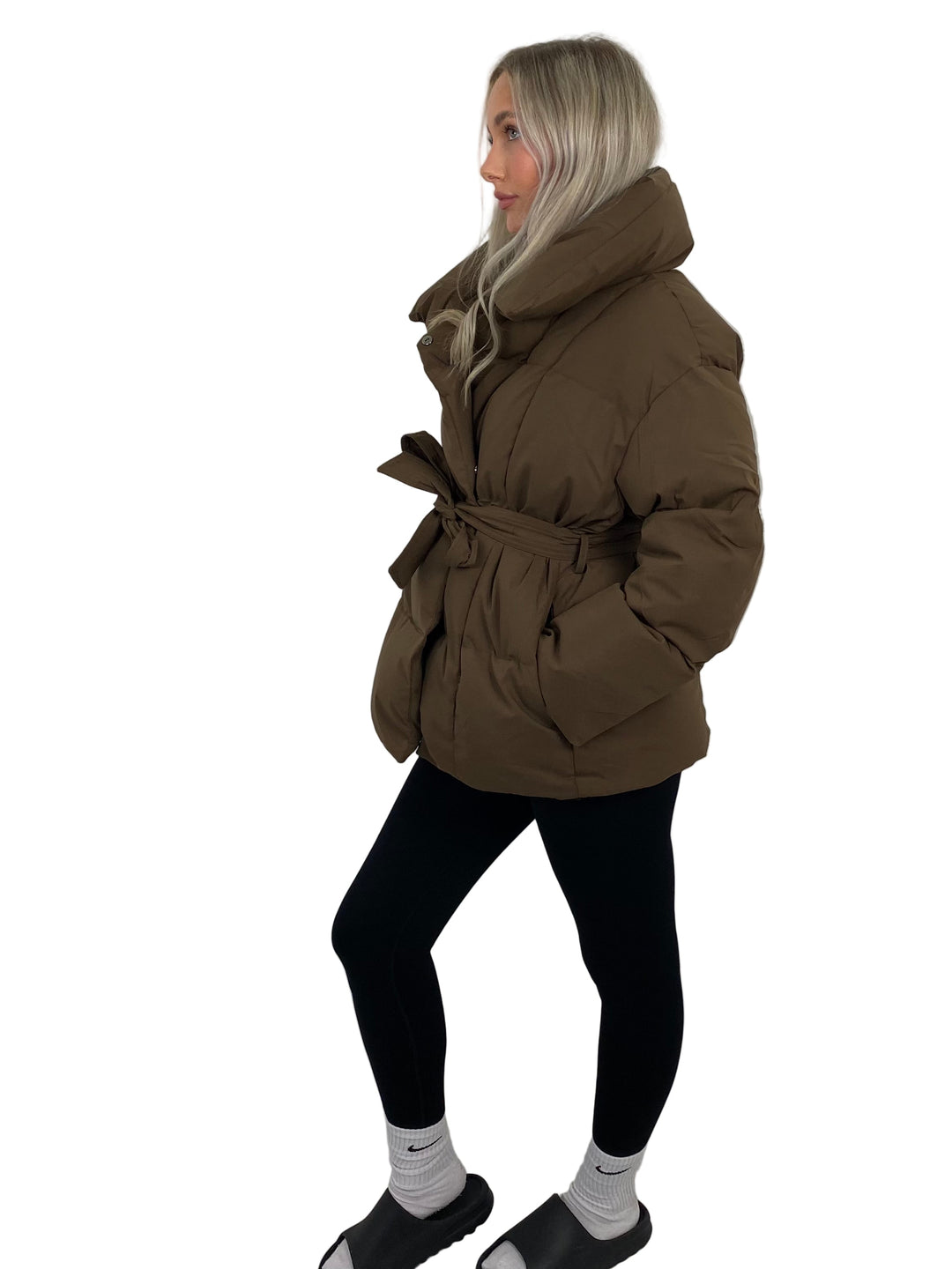 Karly™ – Lyhyt puffer-takki vyötärötaskuilla