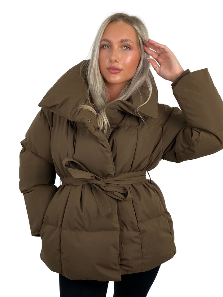 Karly™ – Lyhyt puffer-takki vyötärötaskuilla