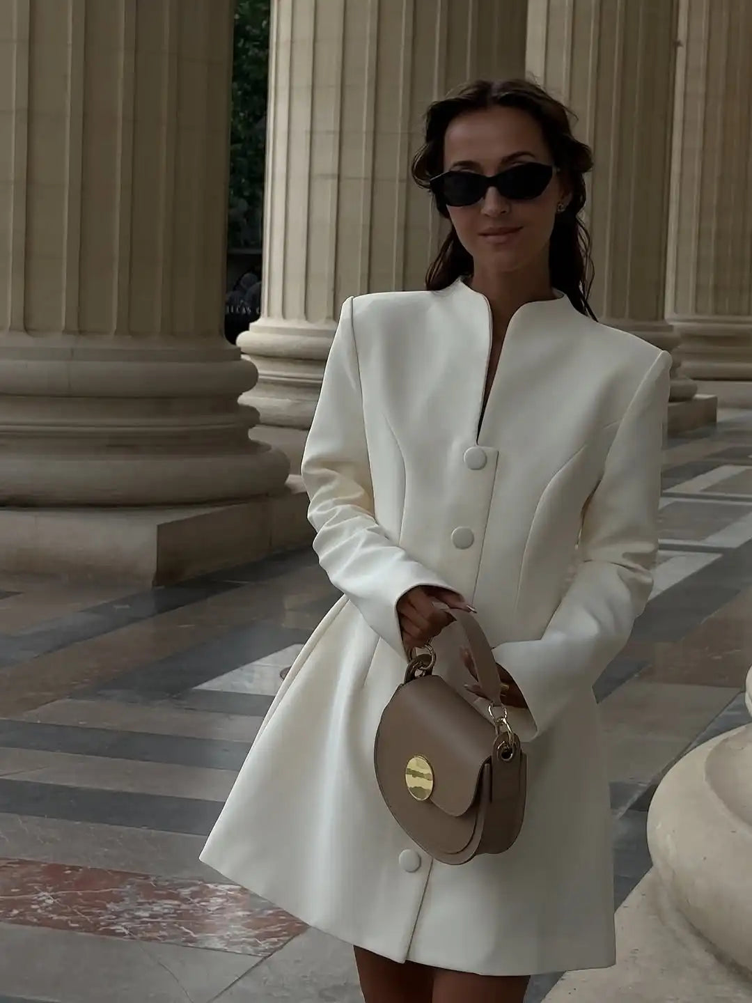 Robe Courte Élégante à Taille Plissée