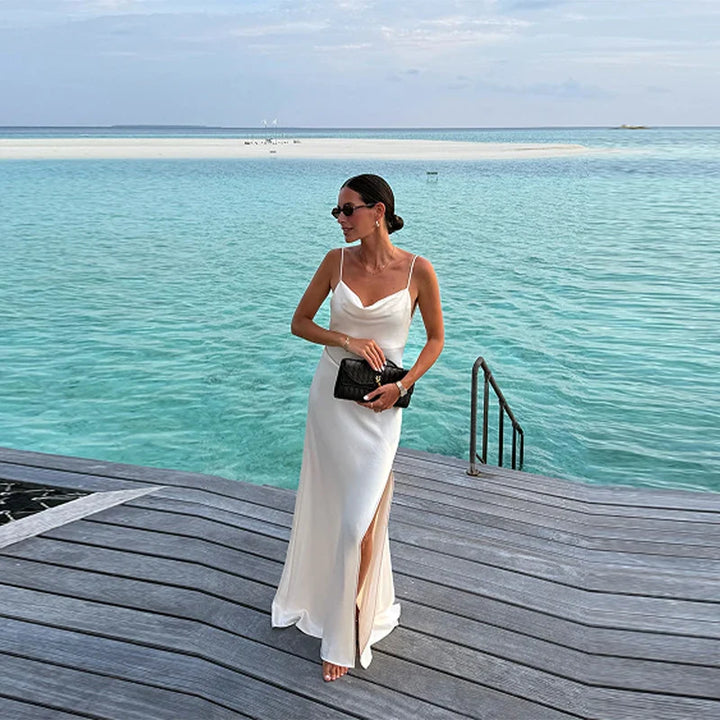 Robe Longue Satinée Élégante à Col V