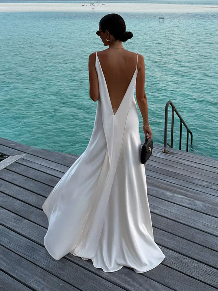 Robe Longue Satinée Élégante à Col V