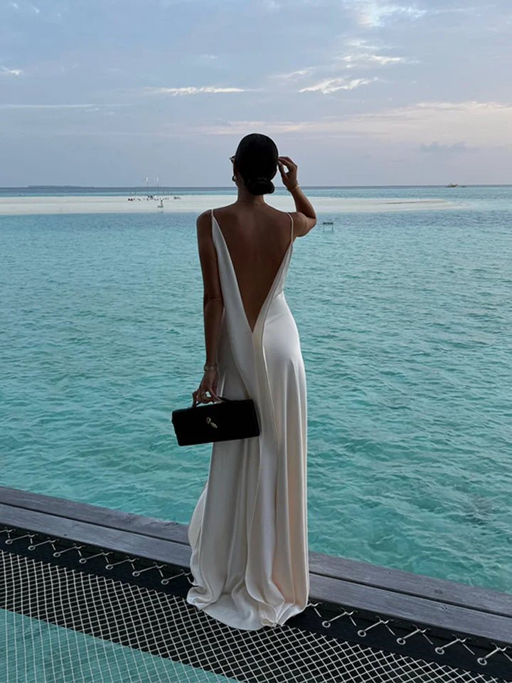Robe Longue Satinée Élégante à Col V