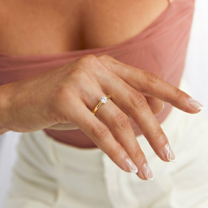Anillo solitario de circonita