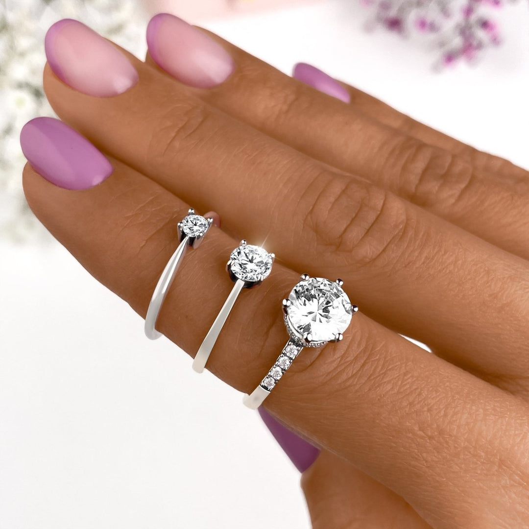 Anillo solitario de circonita