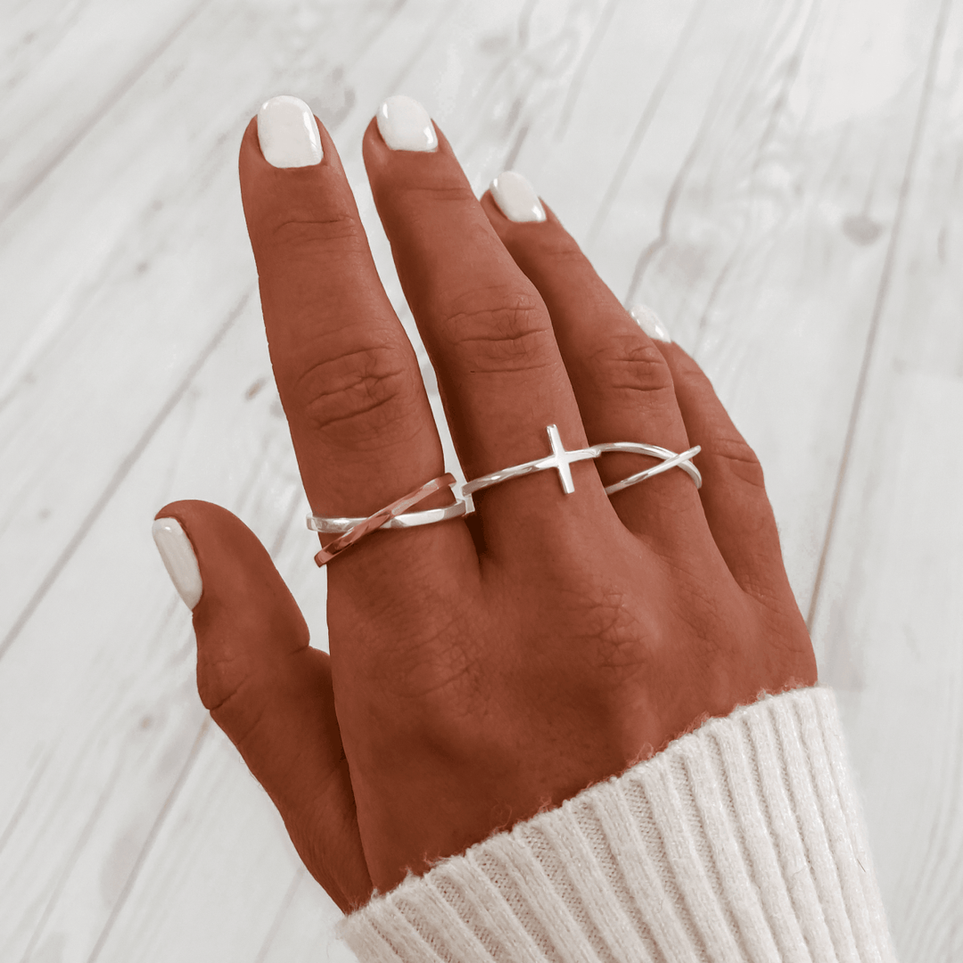 Anillo Doble Cruzado