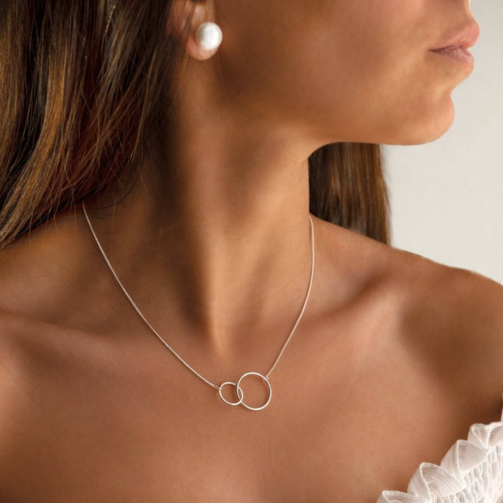 Collar de las Hermanas