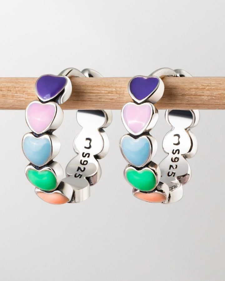 Pendientes de amor coloridos